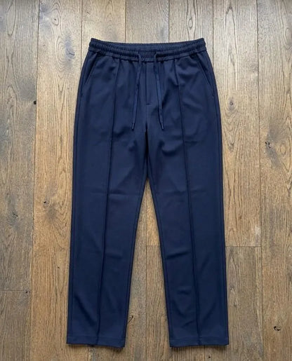EFFORTLESS STYLE — WHERE COMFORT MEETS CONFIDENCE