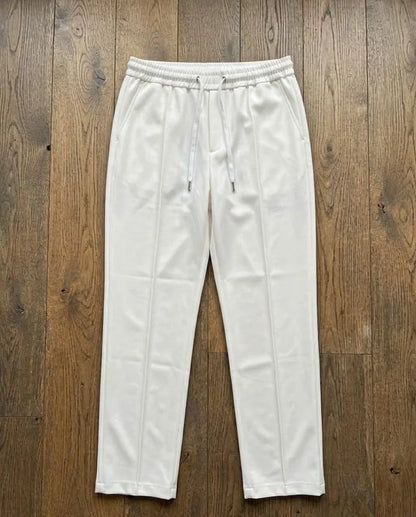 EFFORTLESS STYLE — WHERE COMFORT MEETS CONFIDENCE